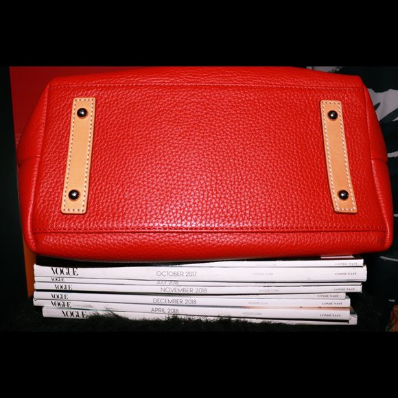 NEW DOONEY & BOURKE PEBBLE GRAIN PAIGE SAC IN RED - Picture 5 of 10